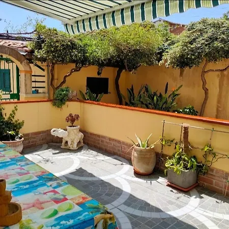 Rosy Holiday home *